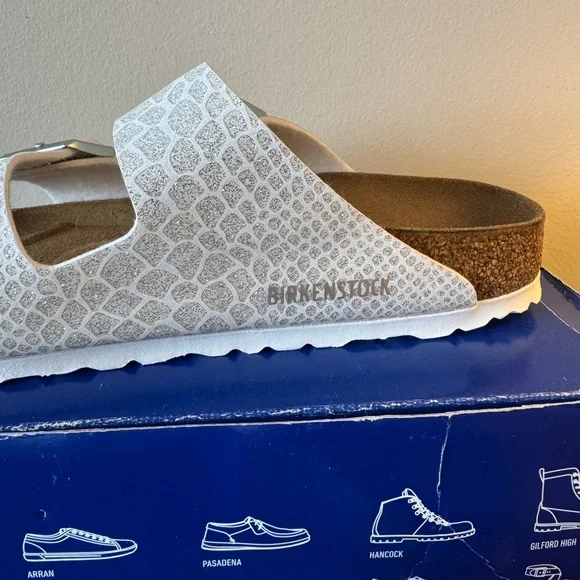 NWT Birkenstock Arizona Sandals in Shiny Magic Snake Print - Picture 3 of 10